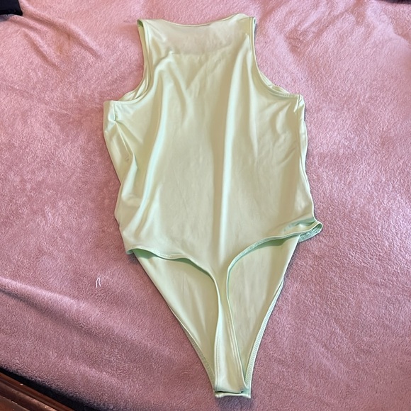 Neon Green Express butter bodysuit - Picture 4 of 4